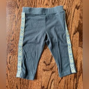 Crewcuts - Stylish gray girls capris w/ cool gold pattern - Size 3t